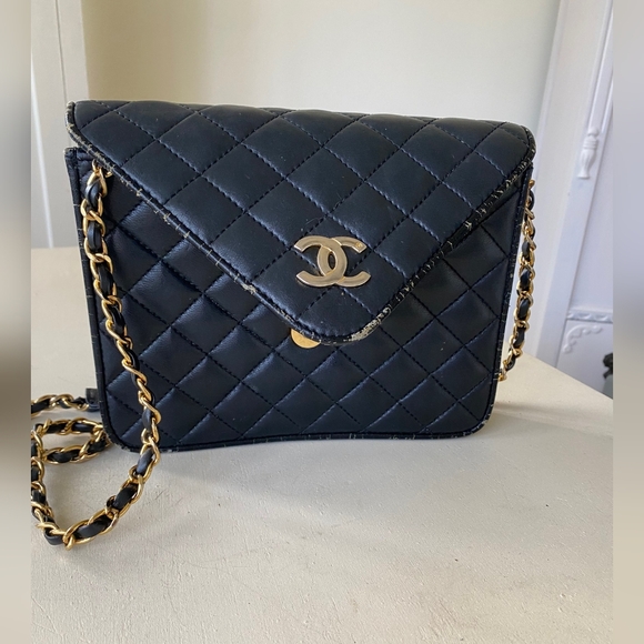 AUTHENTIC VINTAGE BLACK CHANEL PURSE - Picture 7 of 7